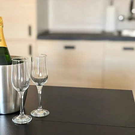 Diamante In Spain - Benalbeach Apartamento *