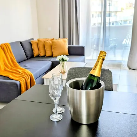 Diamante In Spain - Benalbeach Apartamento *